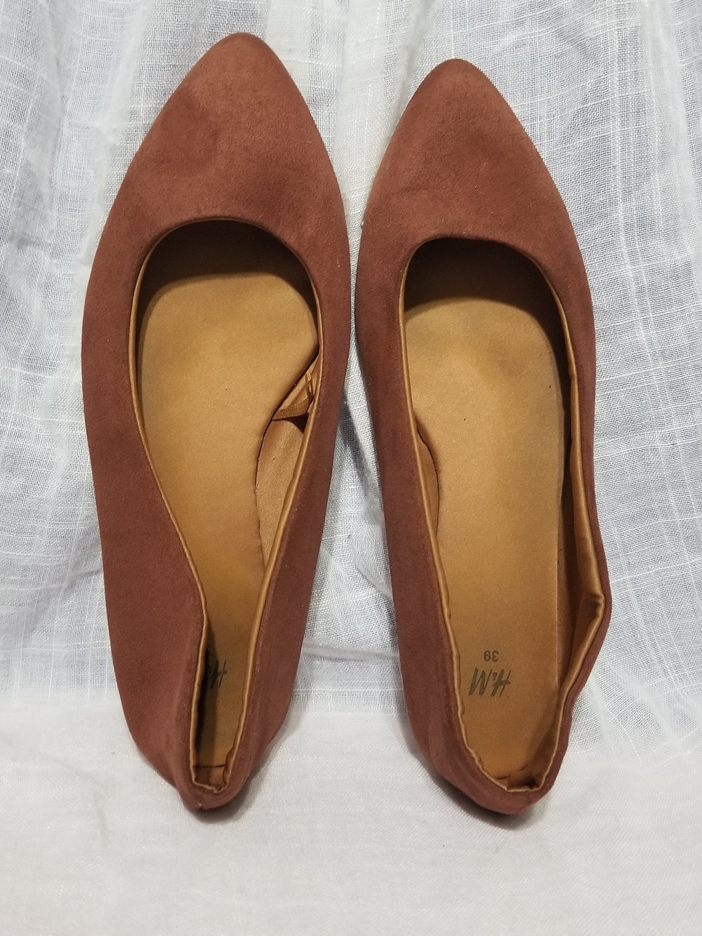 H&M Women's 8 Reddish-Brown Pointed Ballet Flats With Golden Brown Interior